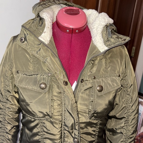 Madden girl  winter cold weather Coat hooded  zip and snap up  army green/ cream - Picture 2 of 16